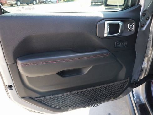 Used 2020 Jeep Gladiator Rubicon image 9