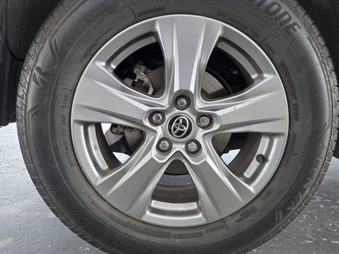 Used 2023 Toyota RAV4 LE AWD/4WD image 45