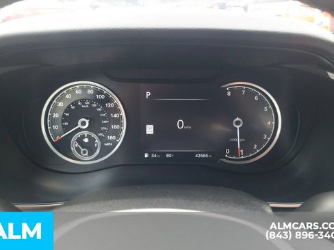 Used 2025 Genesis G70 2.5T RWD image 33
