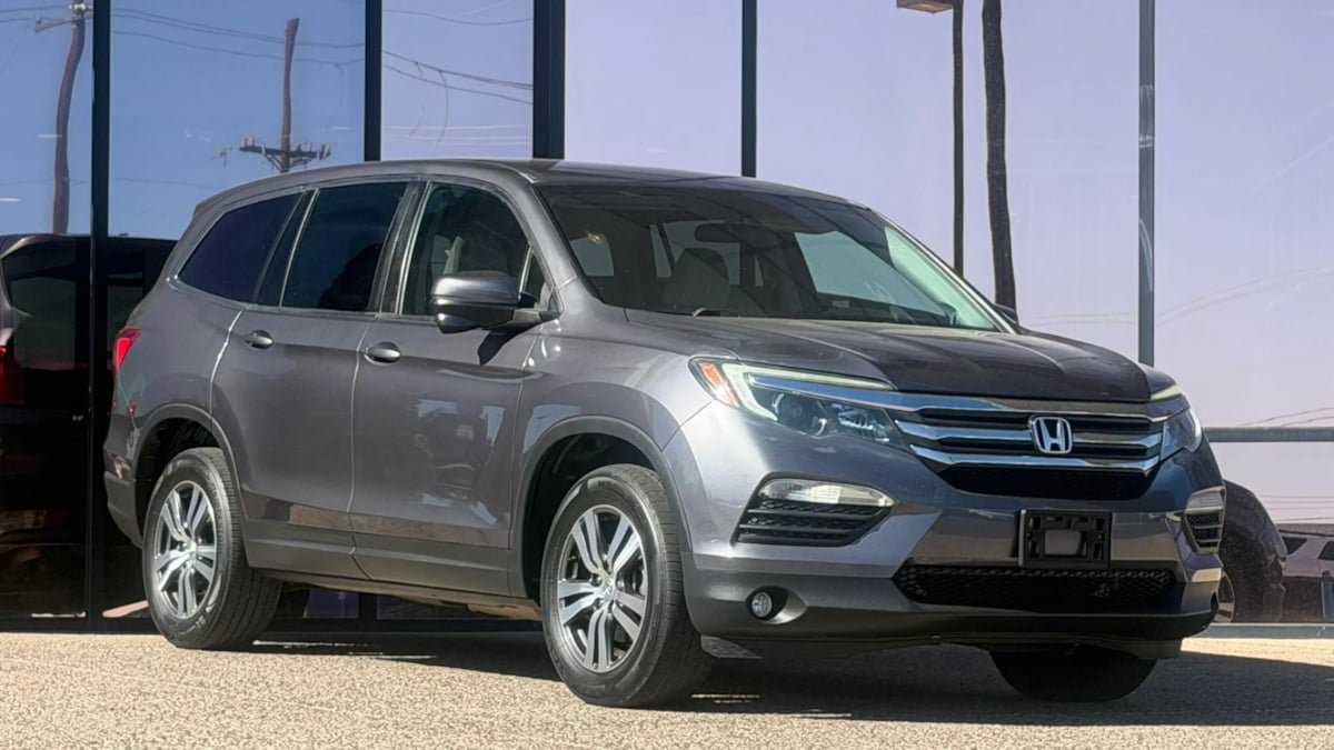 Used 2017 Honda Pilot EX image 23