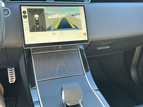 Used 2024 Land Rover Range Rover Evoque Dynamic SE image 18