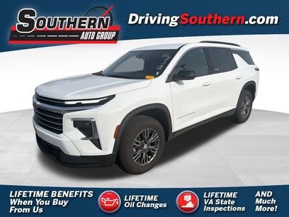 Used 2025 Chevrolet Traverse LT