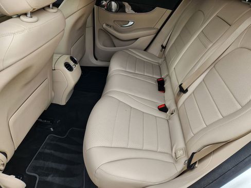 Used 2020 Mercedes-Benz GLC 300 image 31