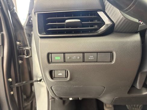 Used 2024 Nissan Sentra SV FWD image 6