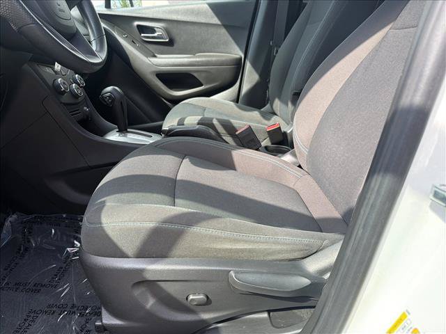 Used 2015 Chevrolet Trax LS FWD image 14
