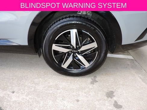 Used 2022 Kia Sorento EX w/ Panoramic Sunroof Package FWD image 14