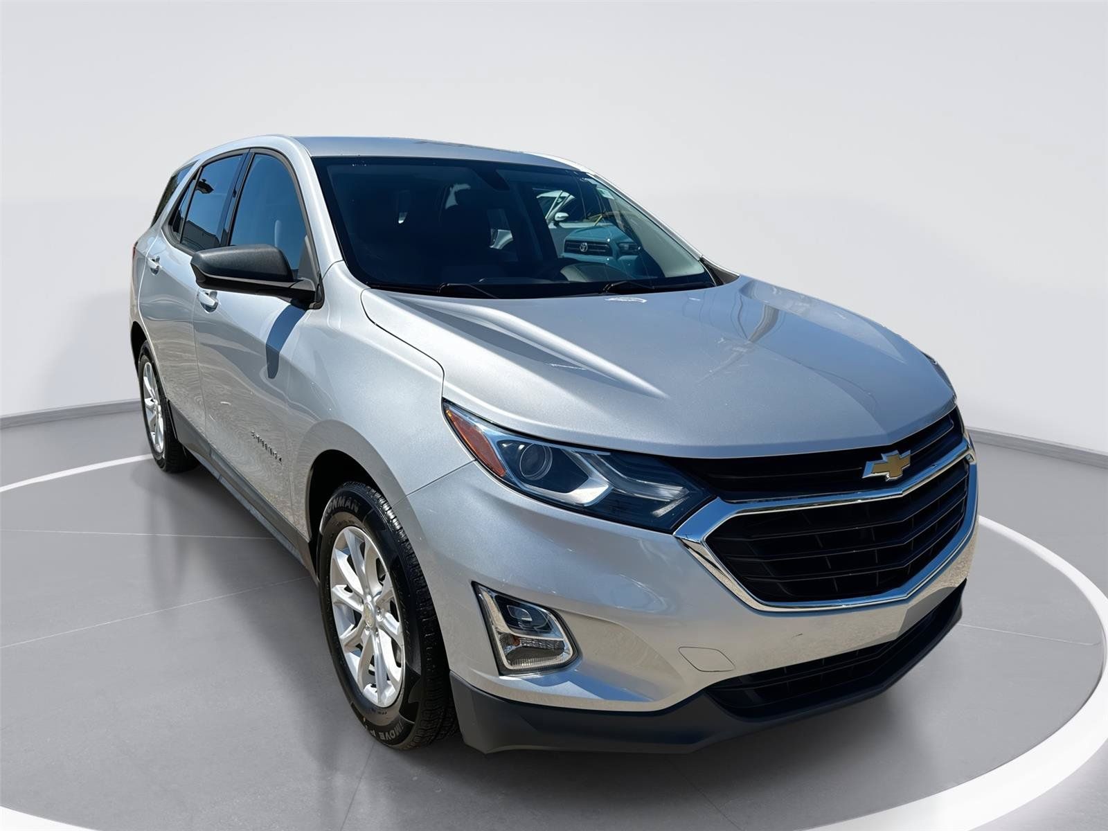 Used 2019 Chevrolet Equinox LS FWD image 1