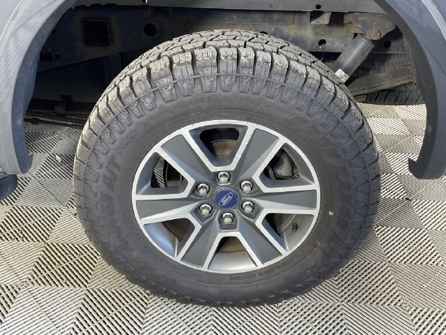 Used 2016 Ford F150 Lariat w/ Equipment Group 502A Luxury AWD/4WD image 11