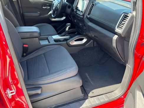 Used 2024 Nissan Frontier SV RWD image 13