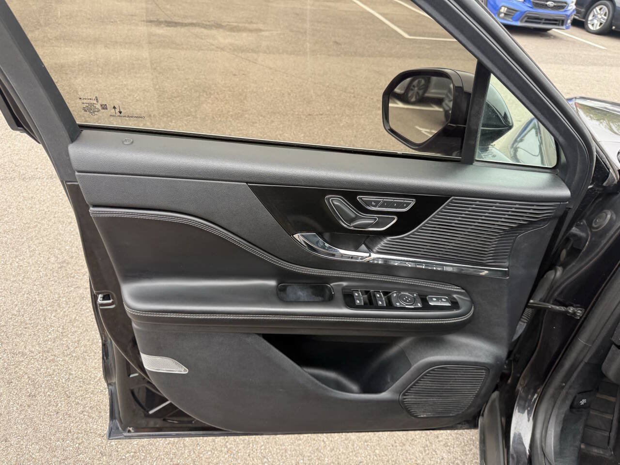 Used 2020 Lincoln Corsair FWD w/ Rear Removable Package Tray image 16