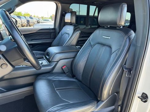 Used 2022 Ford Expedition Platinum AWD/4WD image 14