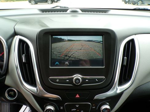Used 2018 Chevrolet Equinox LS FWD image 25