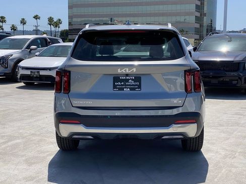 New 2026 Kia Sorento EX FWD image 4