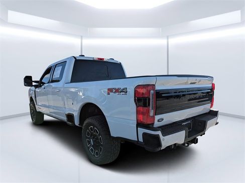 Used 2025 Ford F350 Platinum w/ FX4 Off-Road Package image 5