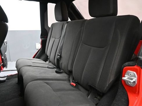 Used 2015 Jeep Wrangler Unlimited Sport w/ Quick Order Package 24S AWD/4WD image 15