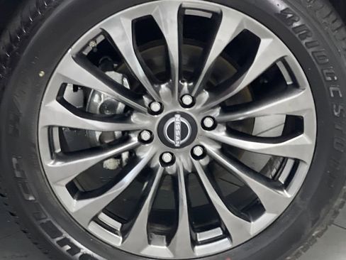 Used 2024 Nissan Armada Platinum w/ Captain's Chairs Package image 90