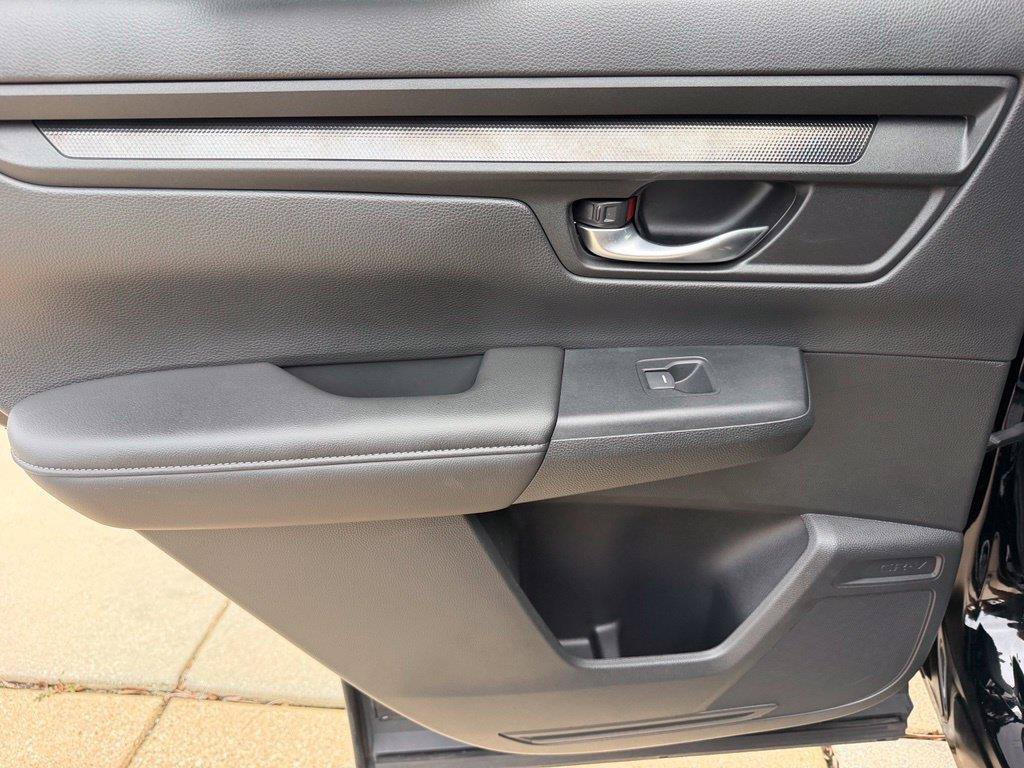 Used 2025 Honda CR-V EX image 12