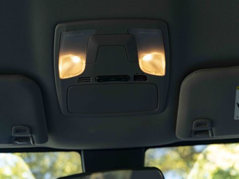 Used 2019 Toyota Sienna L FWD image 33