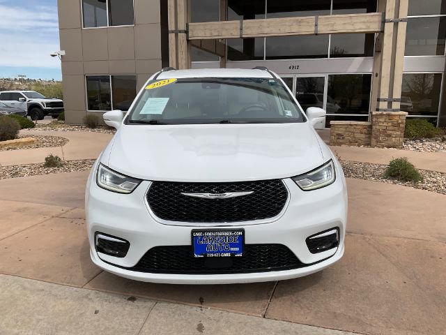 Used 2021 Chrysler Pacifica Touring-L FWD image 2