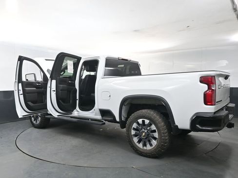 Used 2021 Chevrolet Silverado 2500 Custom w/ Custom Value Package AWD/4WD image 21
