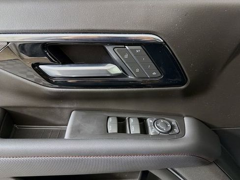 Used 2025 Chevrolet Tahoe RST w/ Comfort Package image 17