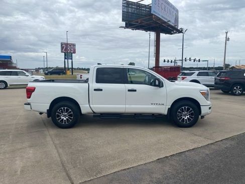 Used 2024 Nissan Titan SV w/ SV Convenience Package AWD/4WD image 7