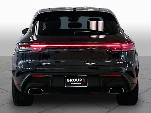 Used 2022 Porsche Macan AWD/4WD image 4