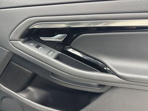 Used 2022 Land Rover Range Rover Evoque R-Dynamic S image 36