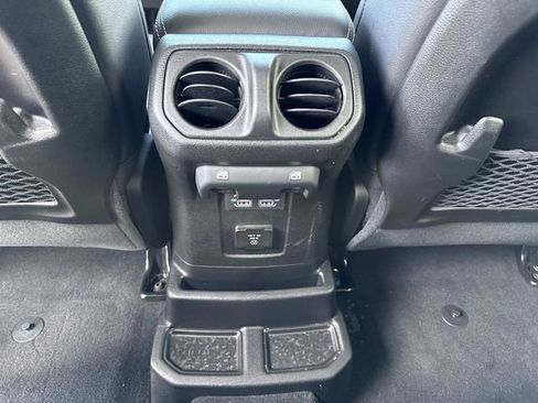 Used 2024 Jeep Wrangler Unlimited Sahara w/ Technology Group AWD/4WD image 34