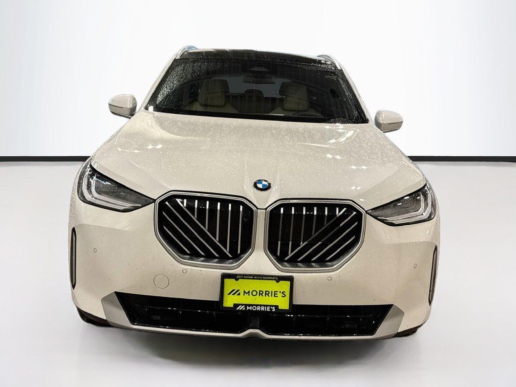 Used 2025 BMW X3 xDrive30i w/ Premium Package AWD/4WD image 2