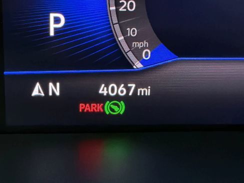 Used 2024 Volkswagen Tiguan SE R-Line image 25