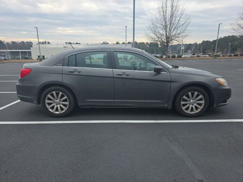 Used 2013 Chrysler 200 Touring image 9