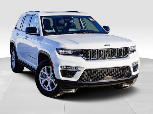 Used 2023 Jeep Grand Cherokee Limited w/ Luxury Tech Group II image 2