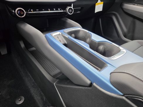 New 2026 Chevrolet Equinox EV LT image 27