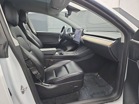 Used 2021 Tesla Model Y Long Range image 35
