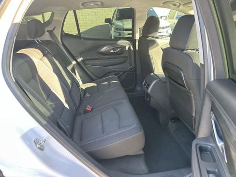 Used 2022 GMC Terrain SLE image 25