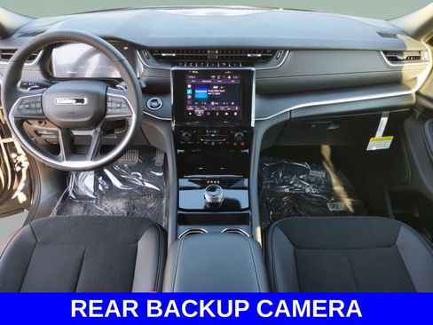 New 2025 Jeep Grand Cherokee Altitude RWD image 18