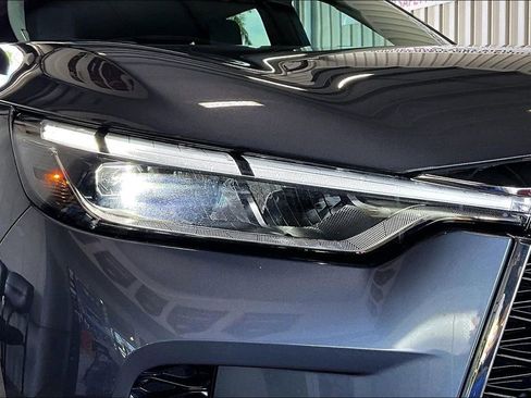 Used 2022 INFINITI QX60 Sensory image 30