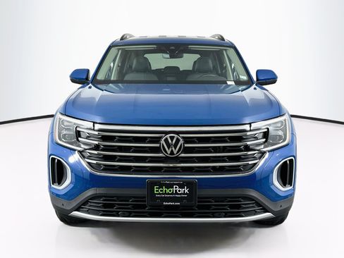 Used 2025 Volkswagen Atlas SE AWD/4WD image 2