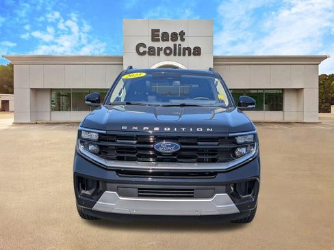 Used 2025 Ford Expedition Platinum AWD/4WD image 8