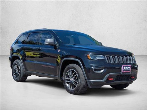 Used 2018 Jeep Grand Cherokee Trailhawk w/ Trailhawk Luxury Group AWD/4WD image 3
