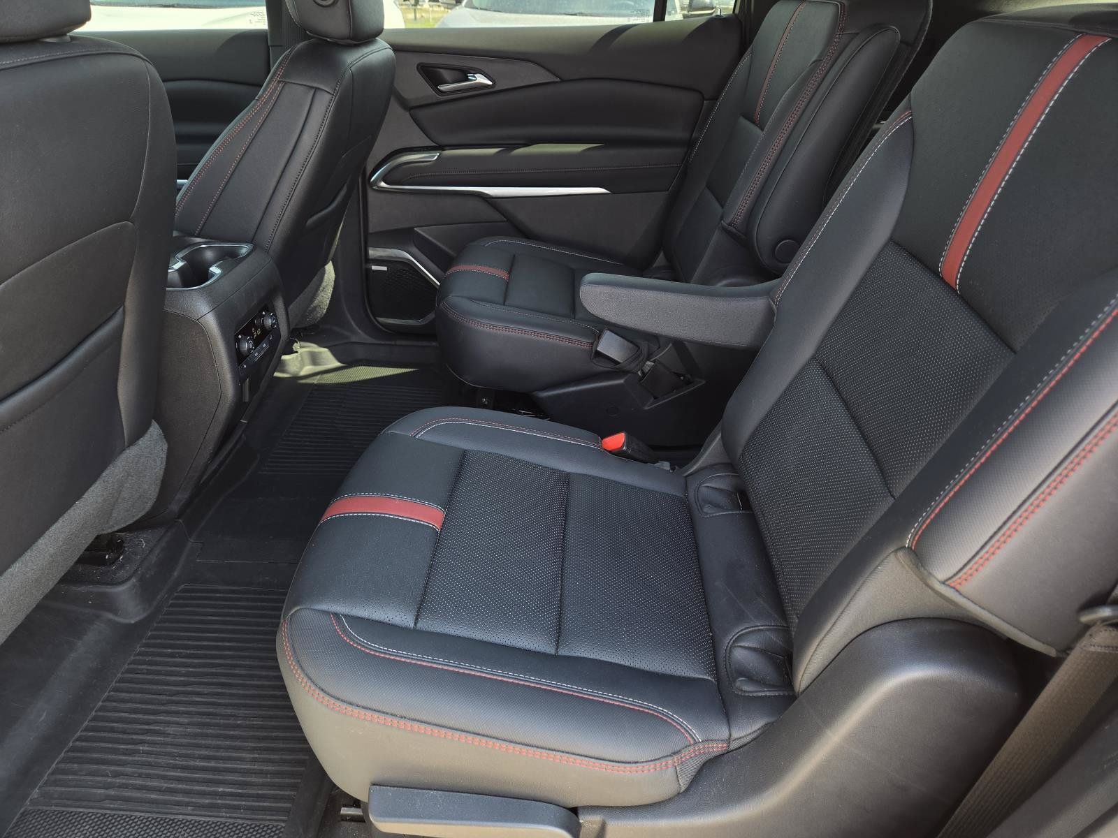 Used 2024 Chevrolet Traverse RS w/ LPO, Floor Liner Package FWD image 29