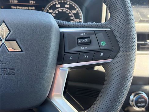 New 2026 Mitsubishi Outlander LE image 18