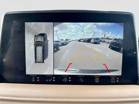Used 2023 Chevrolet Suburban Premier w/ Advanced Technology Package AWD/4WD image 18