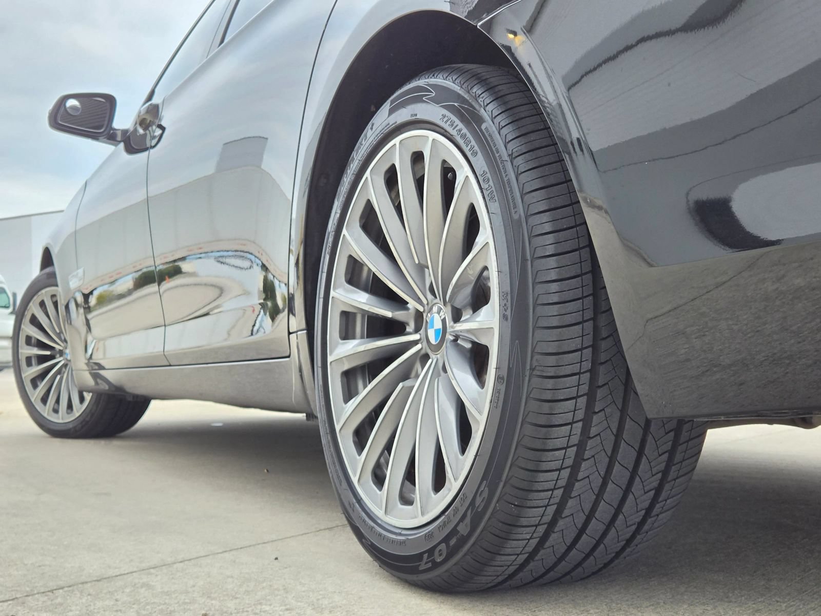 Used 2015 BMW 740Li RWD image 38