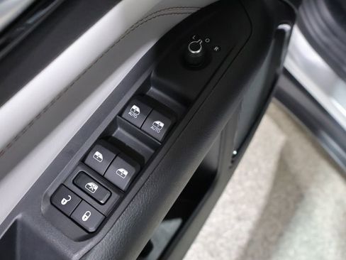 Used 2025 Jeep Compass Limited AWD/4WD image 13