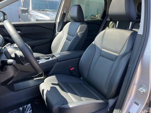 Used 2025 Nissan Rogue SL w/ Tech Package AWD/4WD image 8