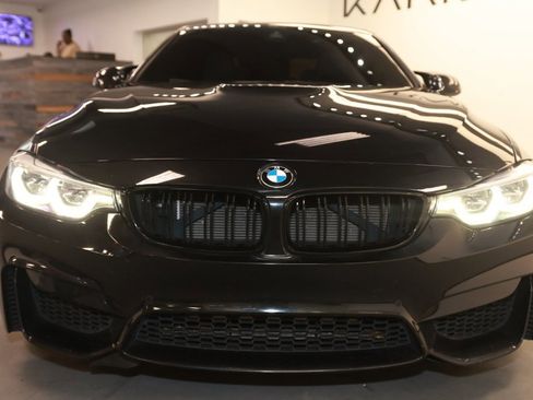 Used 2019 BMW M4 Coupe w/ Executive Package image 2