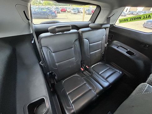 Used 2023 GMC Acadia SLT w/ Technology Package AWD/4WD image 13