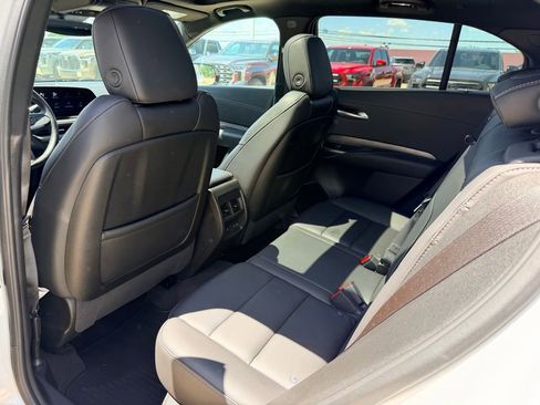 Used 2024 Cadillac XT4 Premium Luxury w/ Active Safety Package AWD/4WD image 25